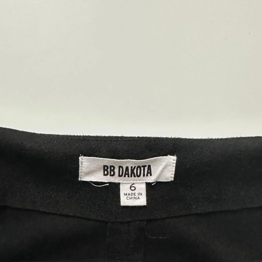 BB DAKOTA Aileen Faux Suede Skater Mini Skirt‎ - Black - Size 6